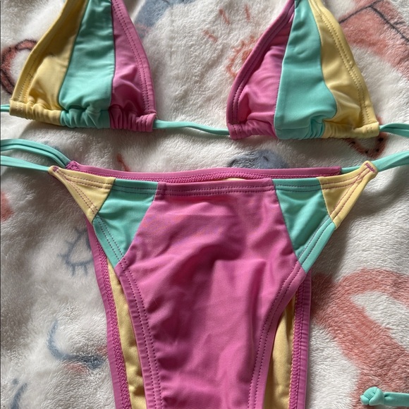 Bikini set - Picture 2 of 4